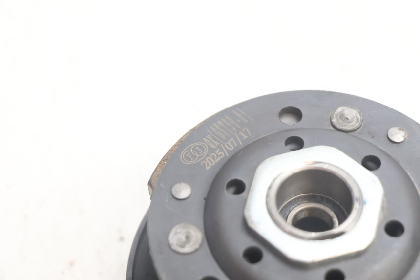 photo de KUPPLUNG JM MOTORS R-MAX TECH 50 (2024 - 2026) - Details der Befestigungspunkte