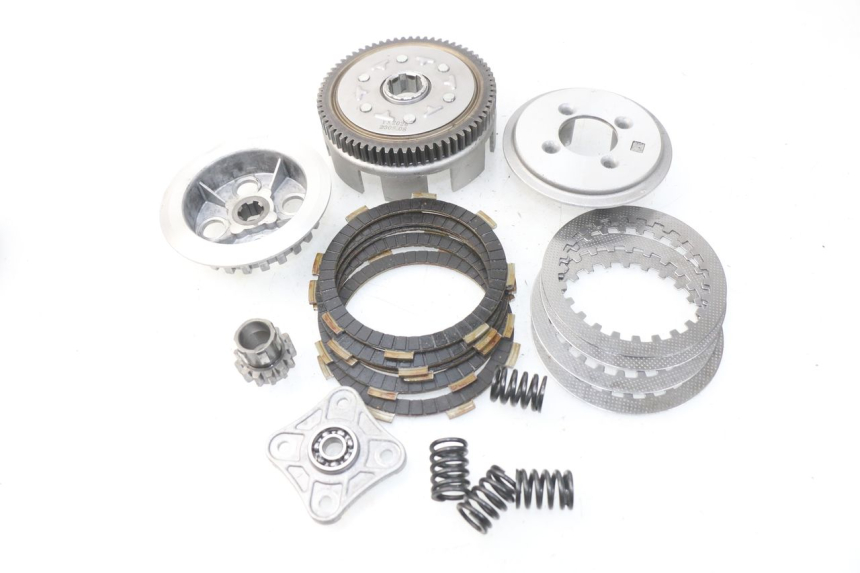 photo de KUPPLUNG YCF R-START 125 - Oberflächenzustand und Material