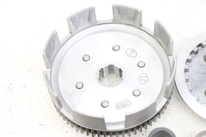 photo de KUPPLUNG APOLLO RFZ 140 - Fokus auf die Struktur