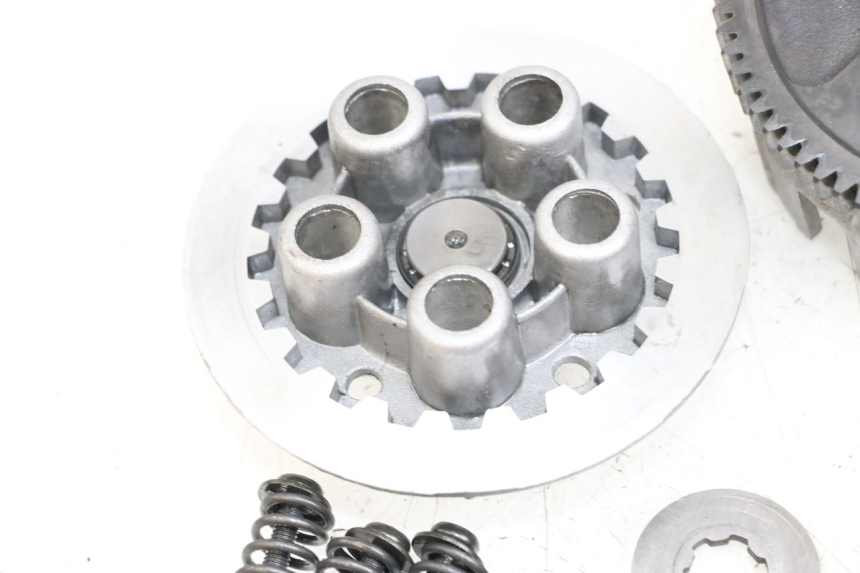 photo de KUPPLUNG APRILIA RS 50 (2006 - 2010) - Oberflächenzustand und Material