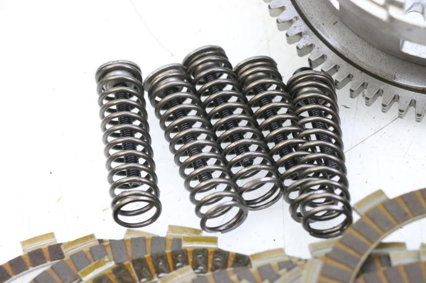 photo de KUPPLUNG SUZUKI GSR 750 (2011 - 2017) - Alternativer Blickwinkel