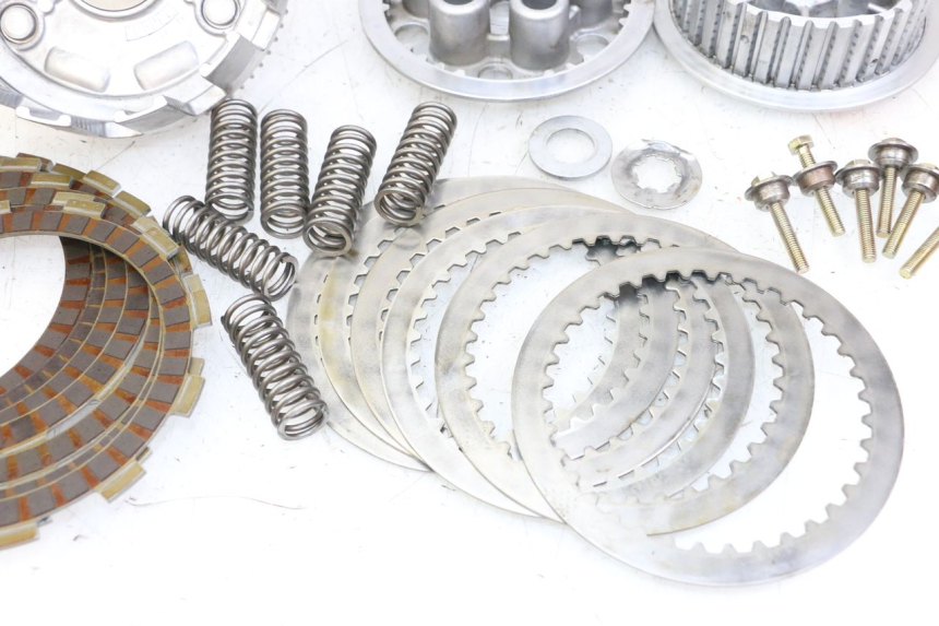 photo de KUPPLUNG SUZUKI SV S 650 (1999 - 2002) - Alternativer Blickwinkel