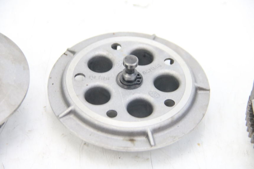 photo de KUPPLUNG APRILIA SX 50 (2011 - 2017) - Hochauflösende Nahaufnahme