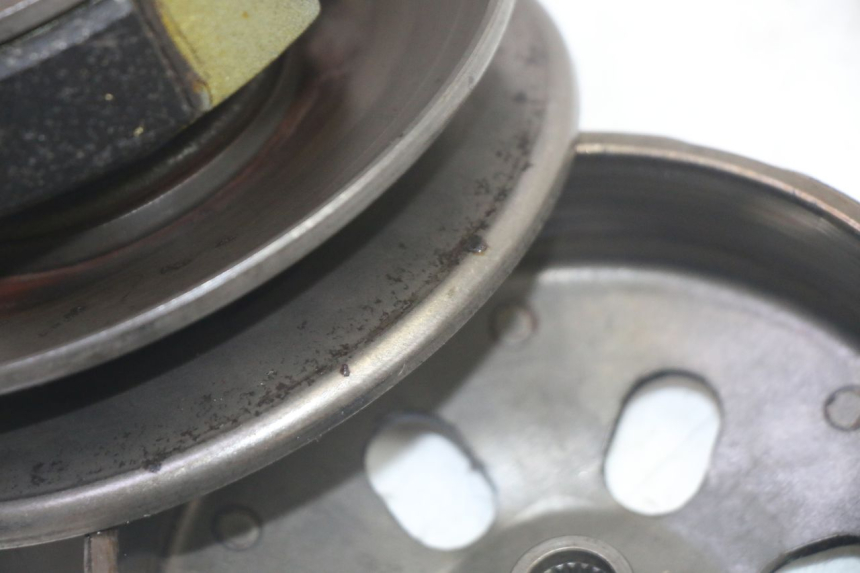 photo de KUPPLUNG PEUGEOT TWEET PRO EFI 4T 50 (2021 - 2022) - Details der Befestigungspunkte