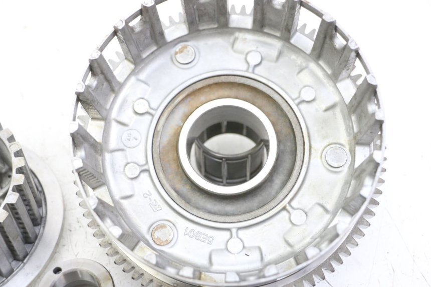 photo de KUPPLUNG YAMAHA FZ6 FAZER S2 600 (2007 - 2011) - Details der Befestigungspunkte