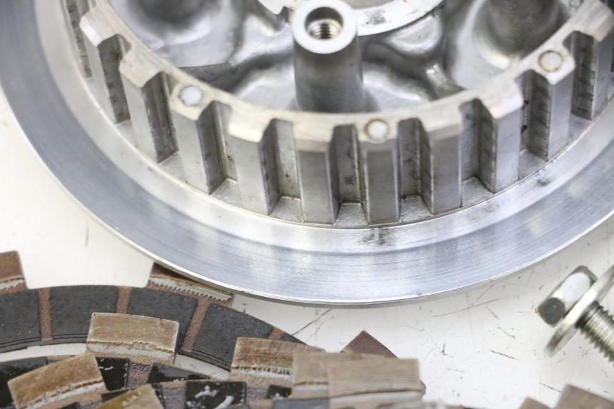 photo de KUPPLUNG YAMAHA YFM R RAPTOR 250 (2008 - 2014) - Fokus auf die Struktur