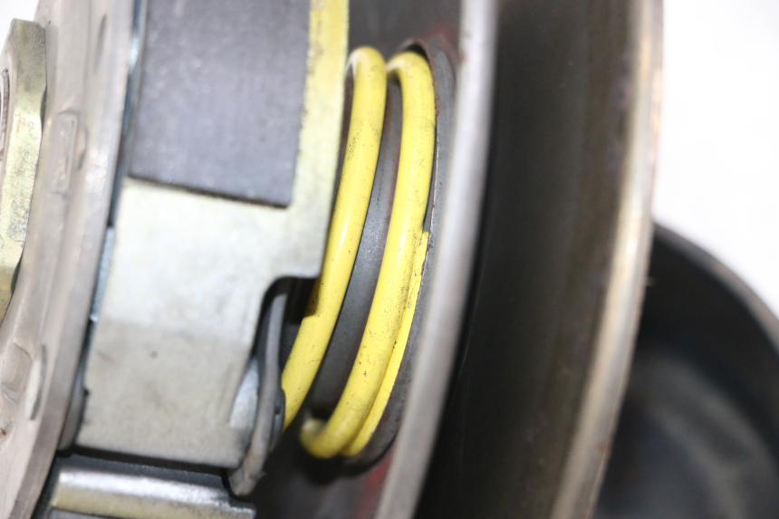 photo de KUPPLUNG YAMAHA YP MAJESTY 125 (2002 - 2006) - Details der Befestigungspunkte