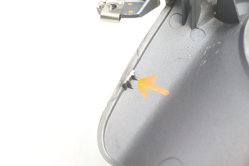 photo de TACHO VERKLEIDUNG APRILIA ATLANTIC S 125 (2010 - 2013) - Details der Befestigungspunkte