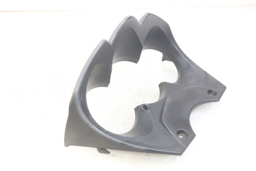 photo de TACHOMETERBLENDE PEUGEOT CITYSTAR AIR 125 (2014 - 2017) - Details der Befestigungspunkte