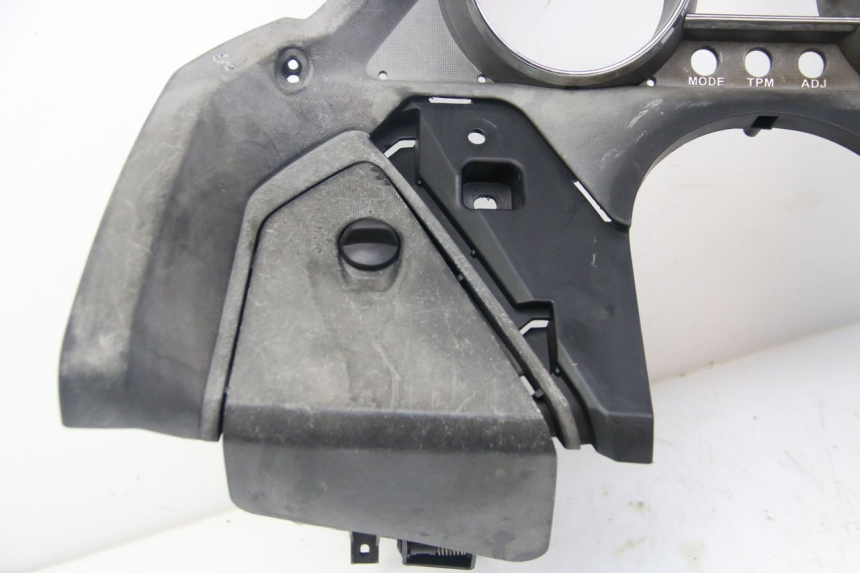 photo de TACHOMETERBLENDE KYMCO DINK STREET 125 (2009 - 2014) - Weitere Ansicht des Artikels