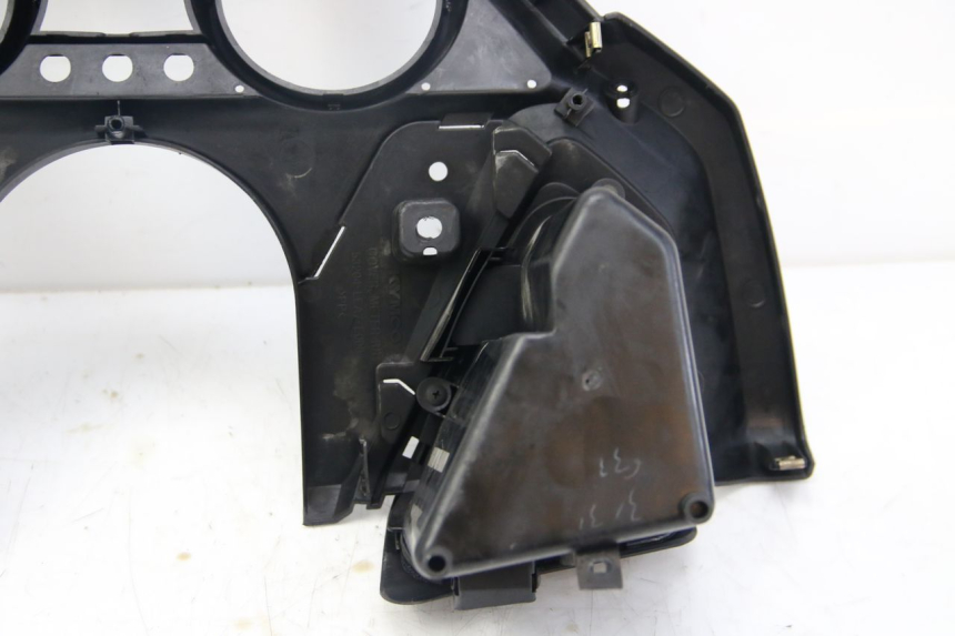 photo de TACHOMETERBLENDE KYMCO DINK STREET 125 (2009 - 2014) - Zoom auf Gebrauchszustand