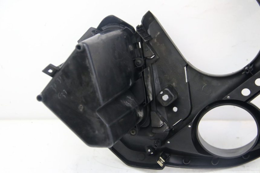 photo de TACHOMETERBLENDE KYMCO DINK STREET 125 (2009 - 2014) - Details der Befestigungspunkte