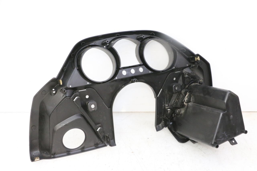 photo de TACHOMETERBLENDE KYMCO DINK STREET 125 (2009 - 2014) - Details der Befestigungspunkte