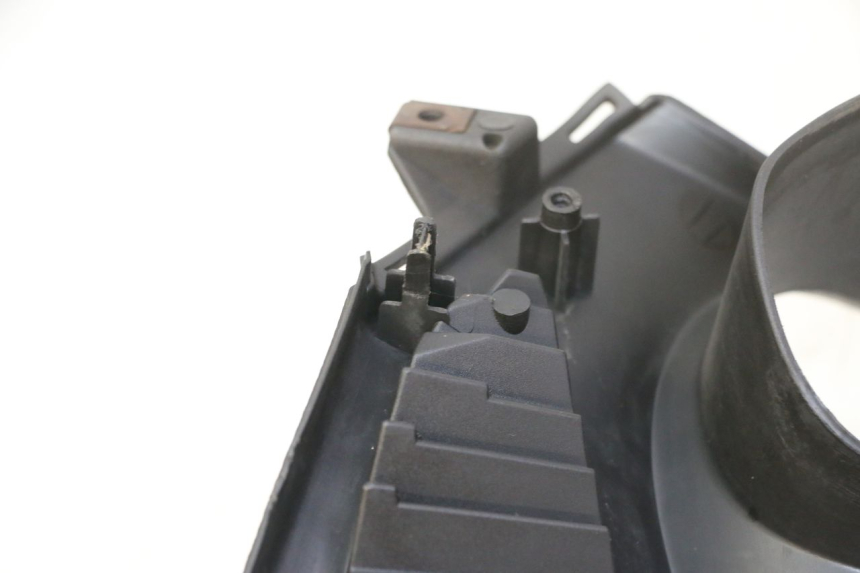 photo de TACHOMETERBLENDE HONDA FES S-WING SWING ABS 125 (2007 - 2015) - Zoom auf Gebrauchszustand