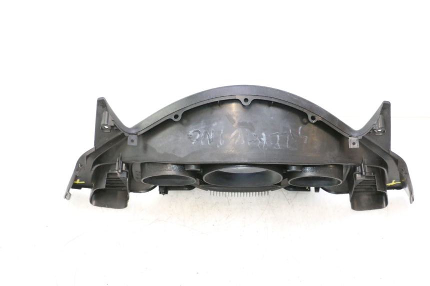 photo de TACHO VERKLEIDUNG HONDA FJS SILVER WING SILVERWING 400 (2005 - 2008) - Oberflächenzustand und Material