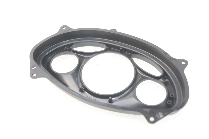 photo de TACHO VERKLEIDUNG PIAGGIO FLY IE 125 (2012 - 2017) - Detailansicht des Bauteils