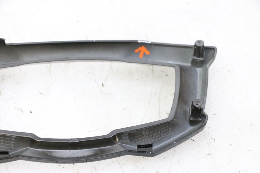 photo de TACHO VERKLEIDUNG PIAGGIO MP3 HPE 310 (2024 - 2025) - Technische Nahaufnahme