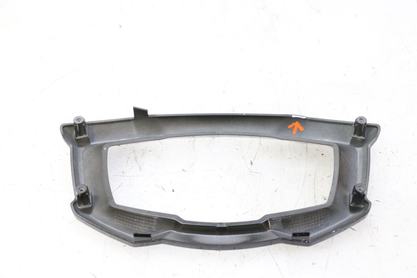 photo de TACHO VERKLEIDUNG PIAGGIO MP3 HPE 310 (2024 - 2025) - Details der Befestigungspunkte