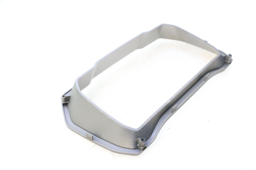 photo de TACHO VERKLEIDUNG PIAGGIO MP3 HPE 530 (2022 - 2026) - Zoom auf Gebrauchszustand