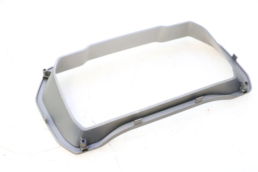 photo de TACHO VERKLEIDUNG PIAGGIO MP3 HPE 530 (2022 - 2026) - Technische Nahaufnahme