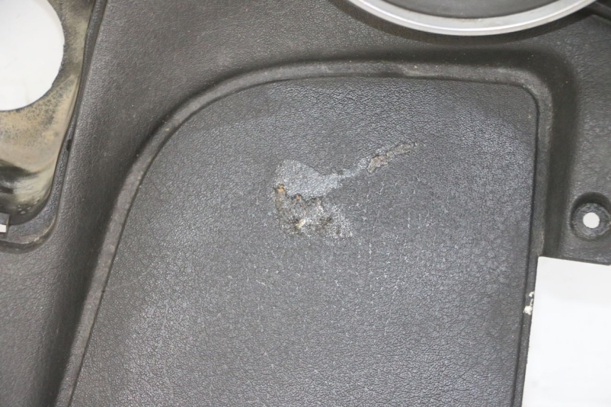 photo de TACHO VERKLEIDUNG PIAGGIO MP3 LT 300 (2010 - 2016) - Oberflächenzustand und Material