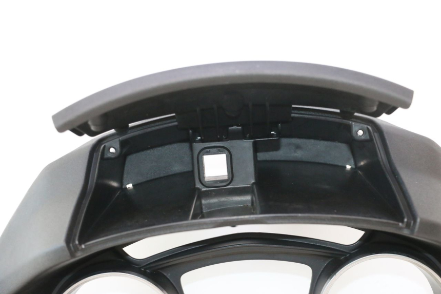 photo de TACHO VERKLEIDUNG PIAGGIO MP3 500 (2016 - 2018) - Zoom auf Komponenten
