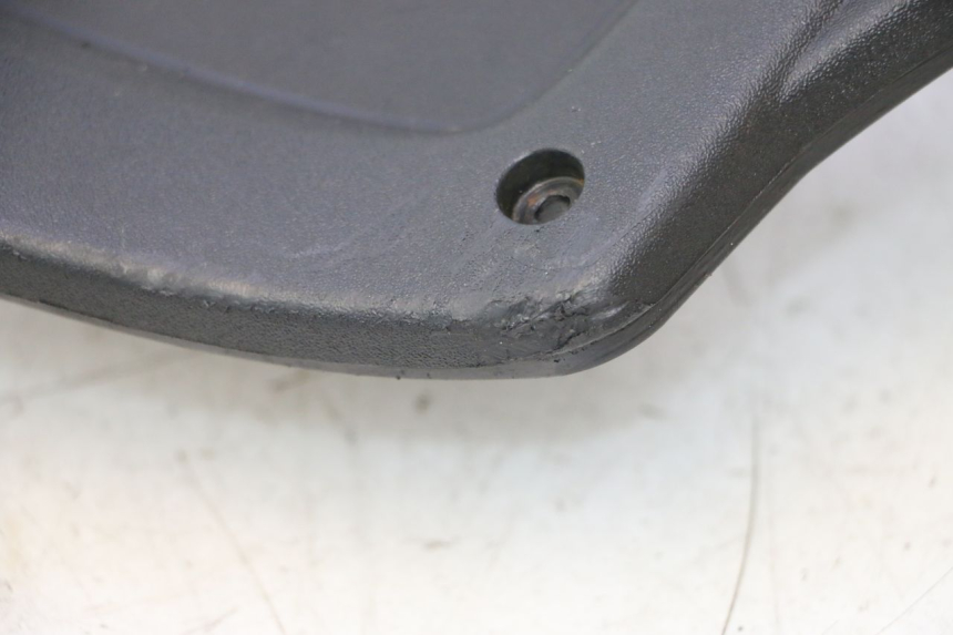 photo de TACHO VERKLEIDUNG PIAGGIO MP3 500 (2016 - 2018) - Details der Befestigungspunkte