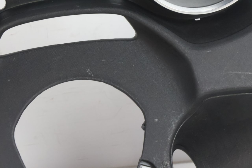 photo de TACHO VERKLEIDUNG PIAGGIO MP3 500 (2016 - 2018) - Zoom auf Gebrauchszustand