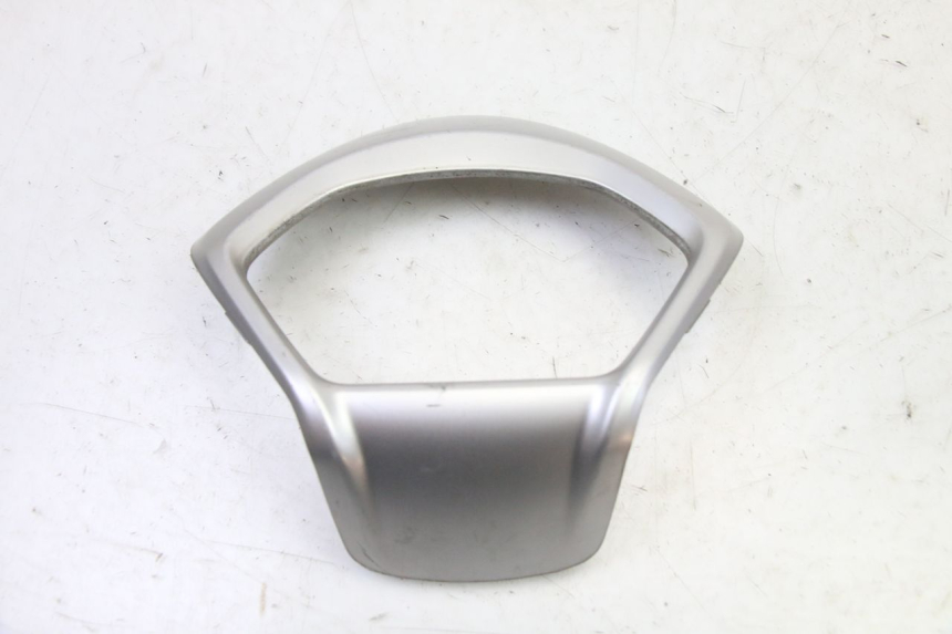 photo de TACHO VERKLEIDUNG KYMCO LIKE 4T 50 (2019 - 2025) - Detailansicht des Bauteils