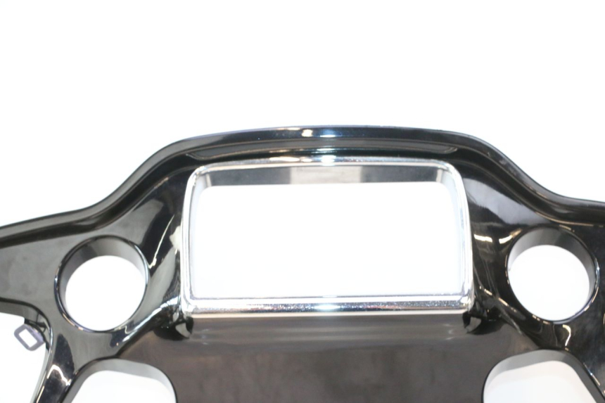 photo de TACHO VERKLEIDUNG HARLEY DAVIDSON ROAD GLIDE FLTRXSE 1920 (2018 - 2022) - Profilansicht des Ersatzteils