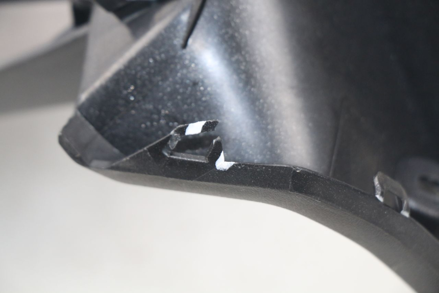 photo de TACHO VERKLEIDUNG PEUGEOT SATELIS 125 (2006 - 2009) - Detailansicht des Bauteils