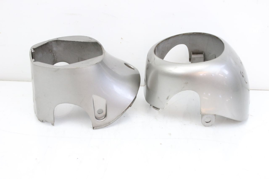 photo de TACHOMETERBLENDE KYMCO SENTO 100 (2008 - 2013) - Details der Befestigungspunkte