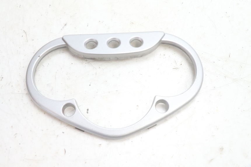 photo de TACHO VERKLEIDUNG HONDA SH 125 (2001 - 2003) - Detailansicht des Bauteils
