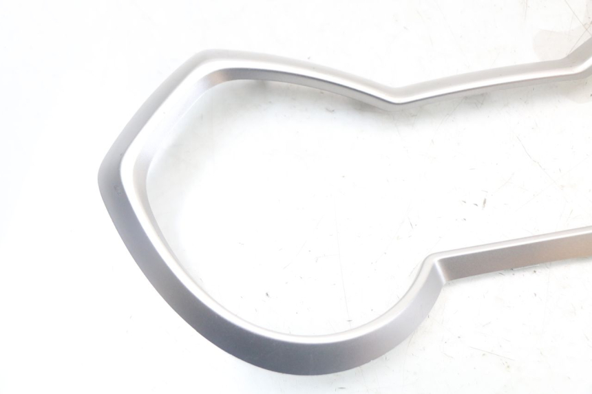 photo de TACHOMETERBLENDE YAMAHA XMAX X-MAX ABS 125 (2017 - 2020) - Detailansicht des Bauteils