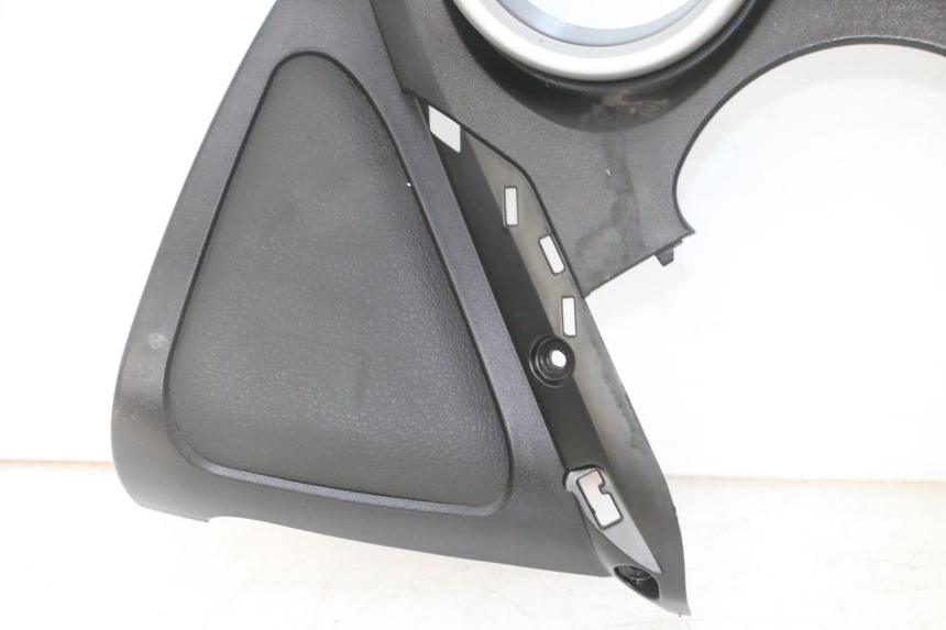 photo de TACHOMETERBLENDE YAMAHA X-MAX XMAX 125 (2010 - 2013) - Technische Nahaufnahme