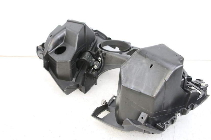 photo de TACHOMETERBLENDE PIAGGIO X10 125 (2012 - 2017) - Detailansicht des Bauteils