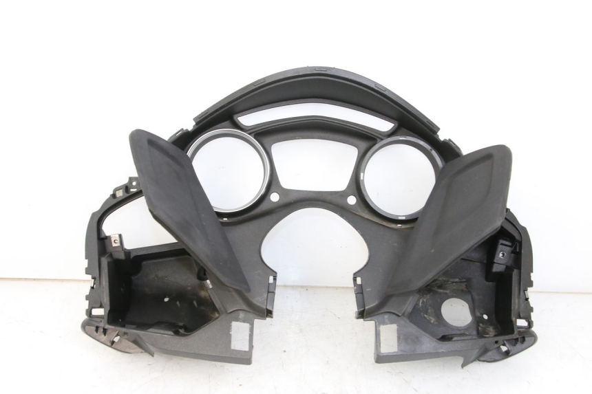 photo de TACHOMETERBLENDE PIAGGIO X10 125 (2012 - 2017) - Oberflächenzustand und Material