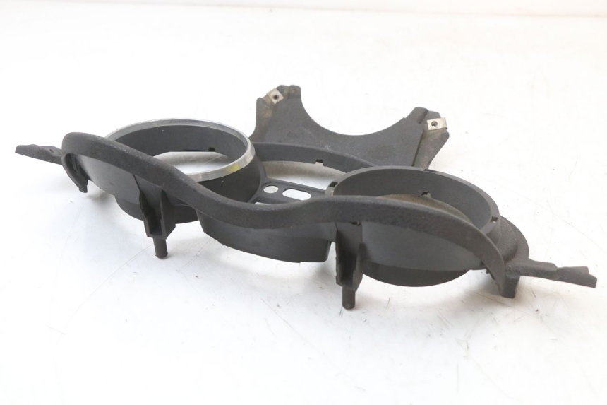 photo de TACHOMETERBLENDE PIAGGIO XEVO - X EVO 125 (2007 - 2017) - Details der Befestigungspunkte