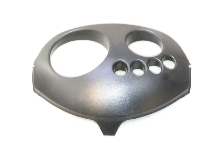 photo de TACHOMETERBLENDE PIAGGIO ZIP 2T 50 (2009 - 2019) - Detailansicht des Bauteils