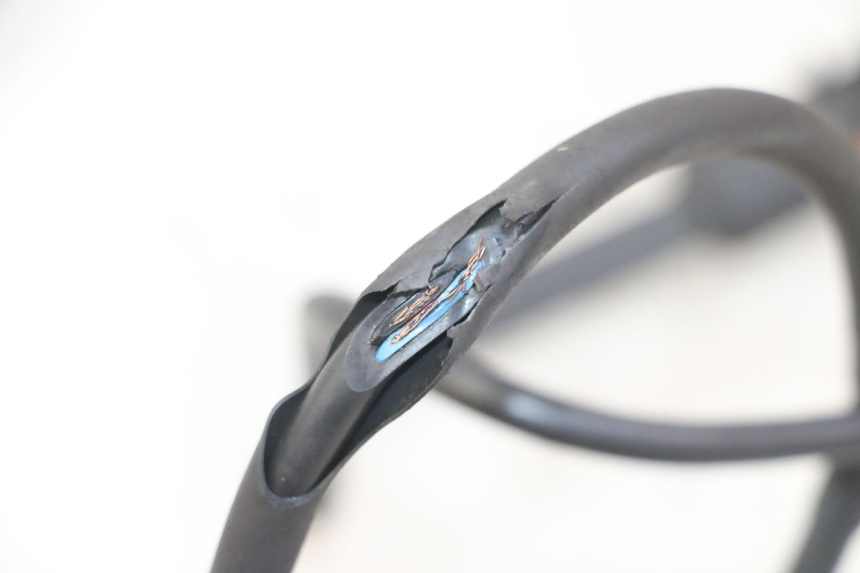 photo de TACHOANTRIEB PEUGEOT ELYSTAR 125 (2002 - 2007) - Details der Befestigungspunkte