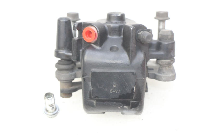 photo de HINTEN BREMSSATTEL SUZUKI BURGMAN 125 (2007 - 2014) - Details der Befestigungspunkte