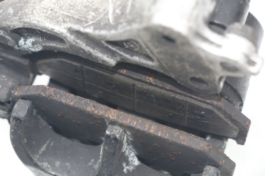 photo de BREMSZANGE HINTEN HONDA CBR F SC21 1000 (1986 - 1992) - Zoom auf Gebrauchszustand