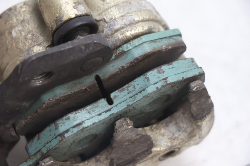 photo de BREMSZANGE HINTEN GILERA GP 800 (2007 - 2013) - Details der Befestigungspunkte