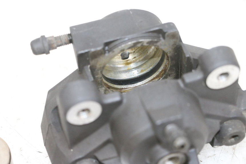 photo de BREMSZANGE HINTEN SUZUKI GSF N BANDIT 600 (1996 - 1999) - Zoom auf Gebrauchszustand