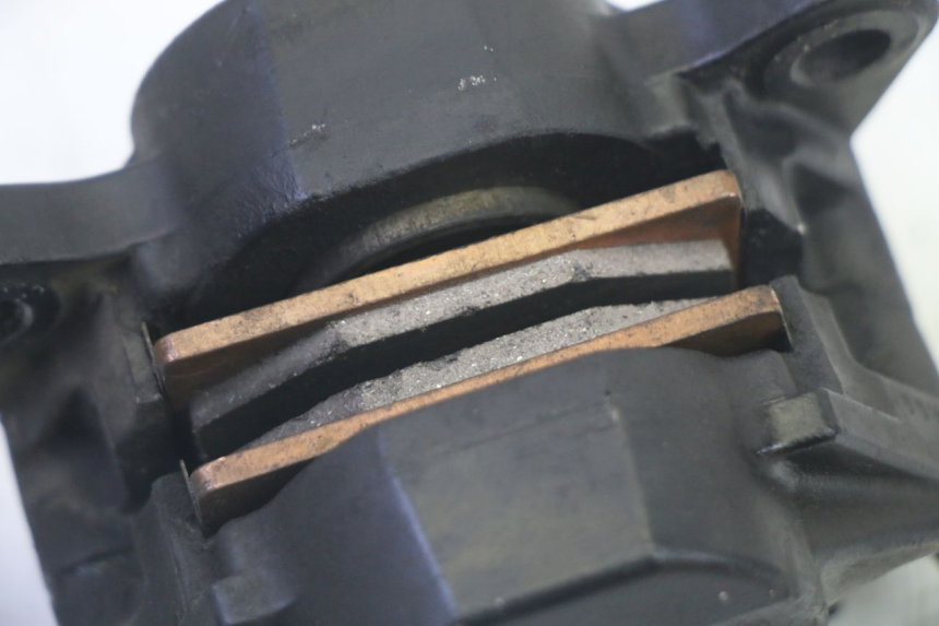 photo de BREMSZANGE HINTEN PIAGGIO MP3 125 (2006 - 2014) - Details der Befestigungspunkte