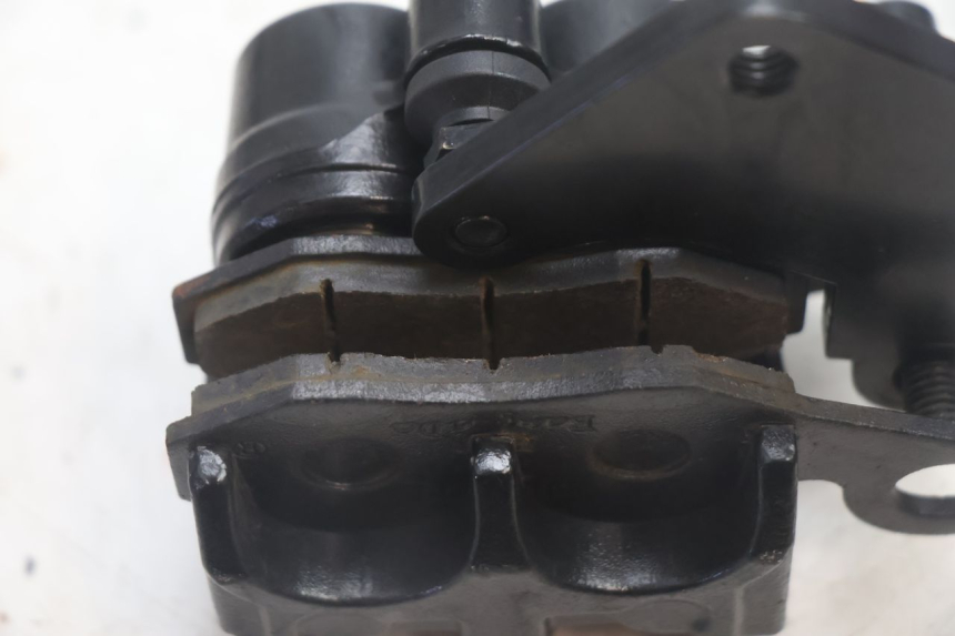 photo de BREMSZANGE HINTEN JM MOTORS R-MAX TECH 50 (2024 - 2026) - Details der Befestigungspunkte