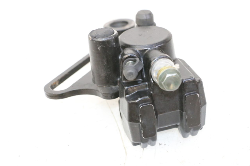 photo de HINTEN BREMSSATTEL APOLLO RFZ 125 - Details der Befestigungspunkte