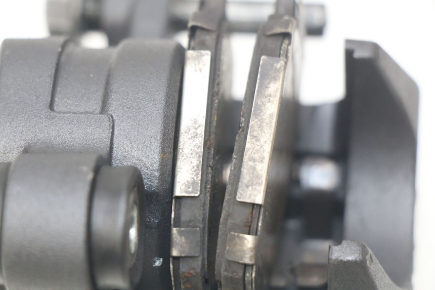 photo de HINTEN BREMSSATTEL KAWASAKI Z 650 (2016 - 2019) - Zoom auf Gebrauchszustand