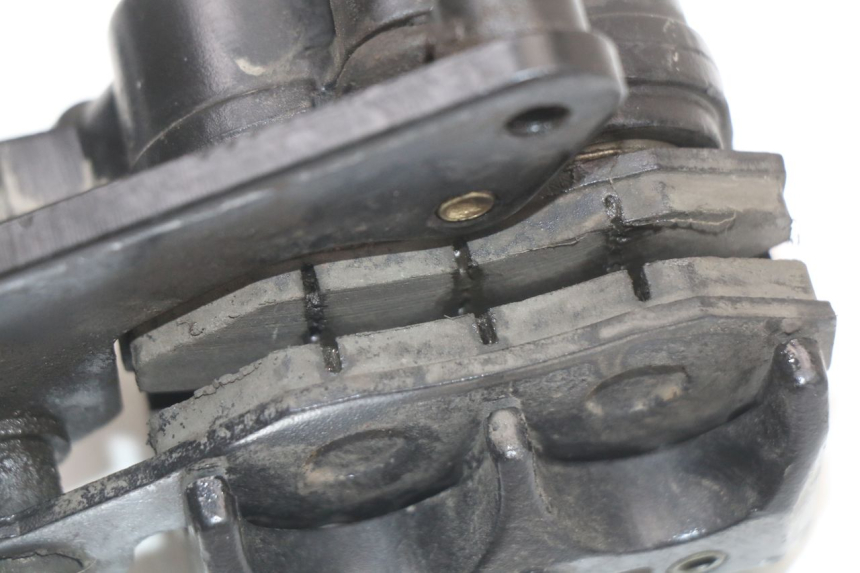 photo de VORDERER BREMSSATTEL KYMCO AGILITY 4T 50 (2005 - 2018) - Details der Befestigungspunkte