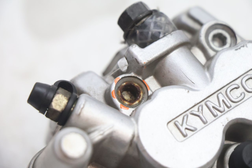 photo de VORDERER BREMSSATTEL KYMCO AGILITY 4T 50 (2018 - 2022) - Zoom auf Gebrauchszustand